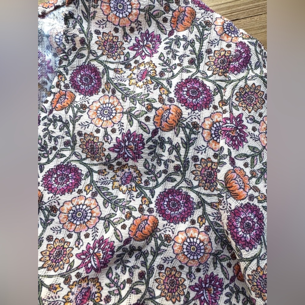 GIMMICKS Floral Wrap Top - Picture 7 of 12